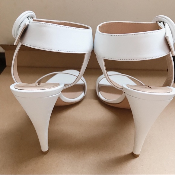 Gianvito Rossi Elyse ankle-wrap heels sandals - Picture 7 of 8